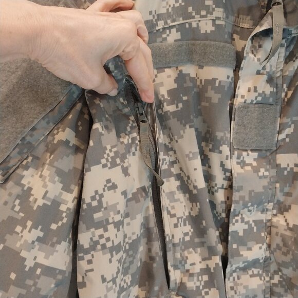 US Military Army Jacket Mens M Digital Camo Soft Shell Hooded Cold Weather - Picture 8 of 14